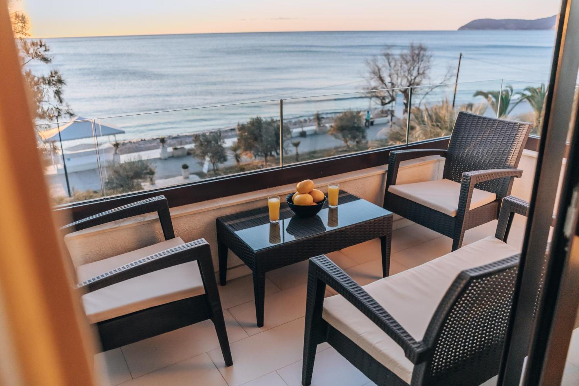 Apartments Kuce Lekovica Beach & Snack Bar- Bistro Quarto foto