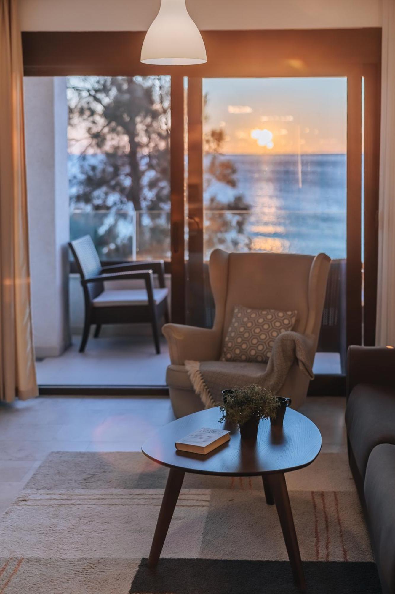 Apartments Kuce Lekovica Beach & Snack Bar- Bistro Quarto foto