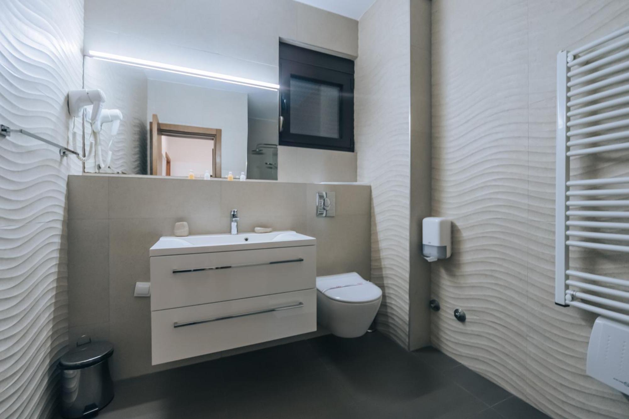 Apartments Kuce Lekovica Beach & Snack Bar- Bistro Quarto foto